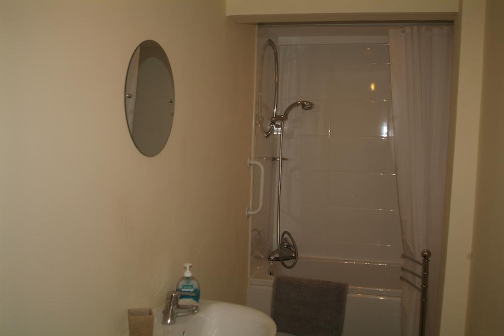 The Hayloft Apartment Falkland Room photo